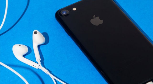 Apple, Lightning EarPods sorununu düzeltti