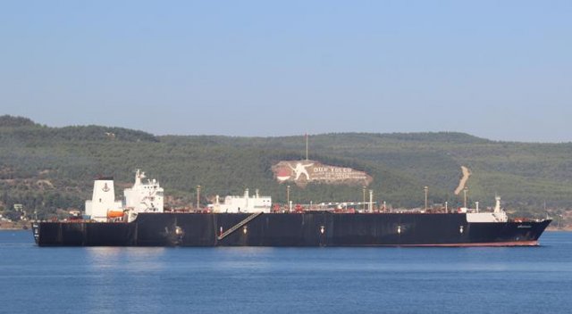 Doğalgaz tankeri Çanakkale&#039;den geçti
