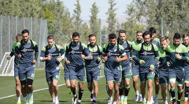 Konyaspor Gent maçı hazırlıklarına başladı