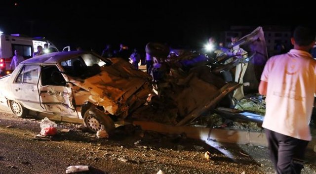 Şanlıurfa&#039;da otomobiller çarpıştı: 12 yaralı