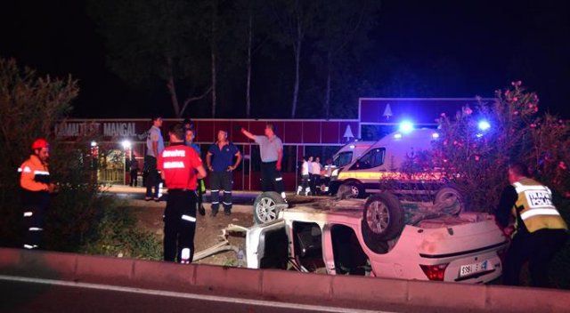 Adana&#039;da düğün dönüşü feci kaza: 4 yaralı