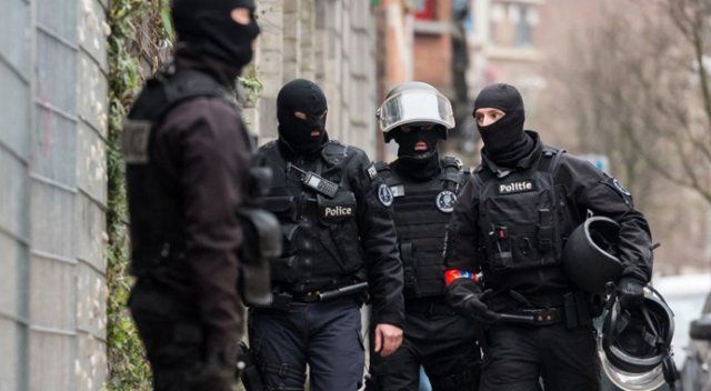 Belçika&#039;da silahlı saldırgan paniği
