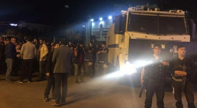Diyarbakır&#039;da tehlikeli provokasyon! Çatışma çağrısı...
