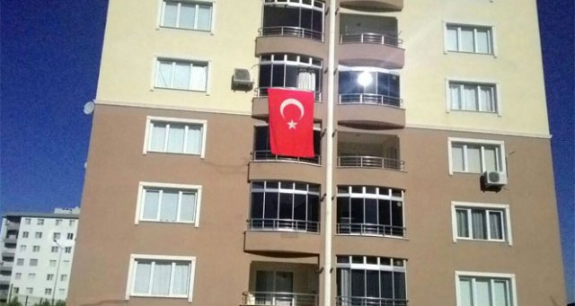 Hakkari&#039;deki şehit ateşi İzmir&#039;i yaktı