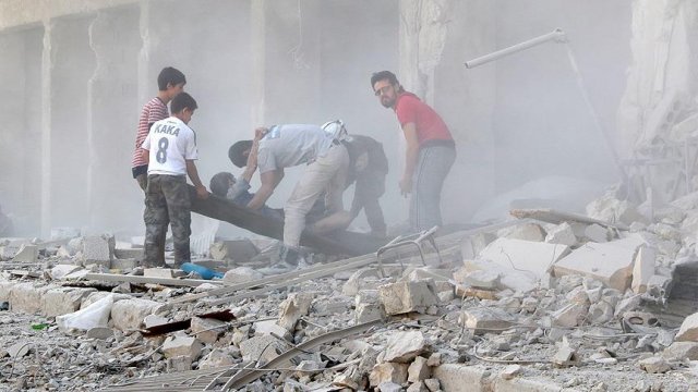 Halep&#039;in en büyük hastanesi bombalandı: Ölü ve yaralılar var