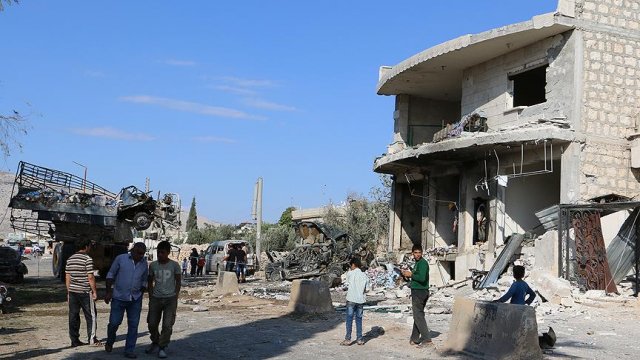 İdlib&#039;te yerleşim yerine saldırı: 11 ölü