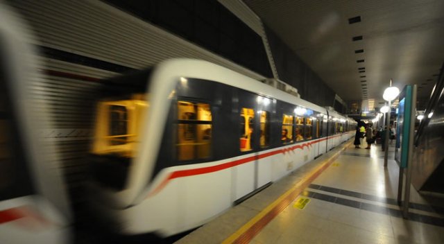 İstanbul metrosunda nikah dönemi