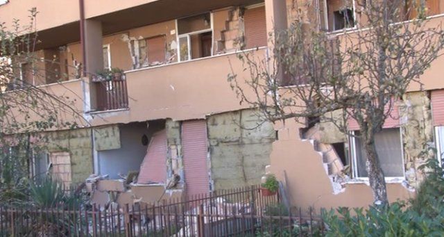 İtalyan depremzedeler kentlerini bırakmak istemiyor
