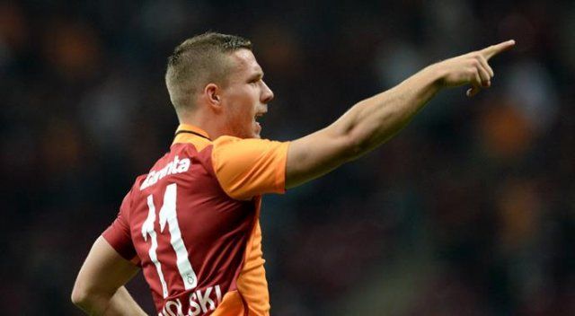 Sneijder’in forması Podolski’ye