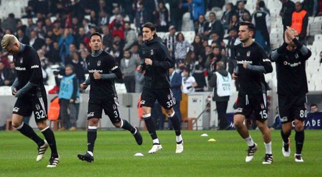 Beşiktaş&#039;ta 3 değişiklik