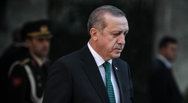 Erdoğan&#039;a hakaret istifa getirdi