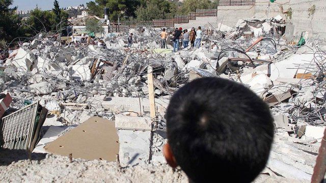 İsrail Doğu Kudüs&#039;teki Müslüman mezarlarını yıktı