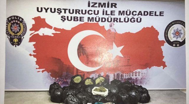 İzmir’e 1 ton uyuşturucu getiren şebeke çökertildi