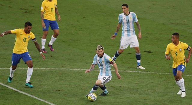 Messi ile Neymar rakip oldu, Arjantin dağıldı...