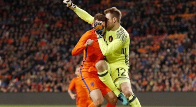 Sneijder ve Lens&#039;in maçında korkunç olay!