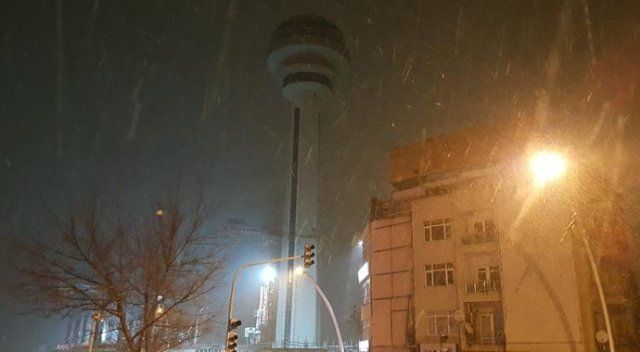 Ankara&#039;da beklenen kar yağışı başladı