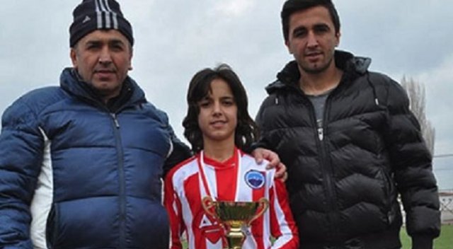 Barcelona, 12 yaşındaki Emre Demir&#039;i antrenmana davet etti