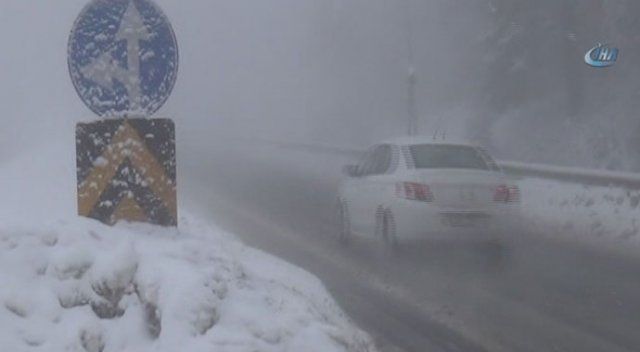 Bolu Dağı’nda kar yağışı ve sis etkili oluyor