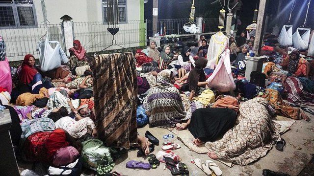 Endonezya&#039;da 45 bin depremzede yardım bekliyor