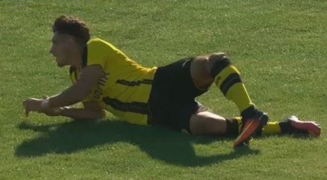 Borussia Dortmund&#039;un genç yıldızı futbolu bırakmak zorunda kaldı