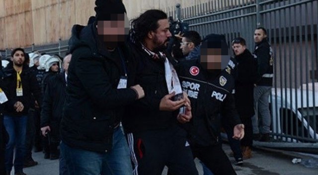 Fenerbahçe otobüsüne su şişesi fırlatan taraftar gözaltına alındı