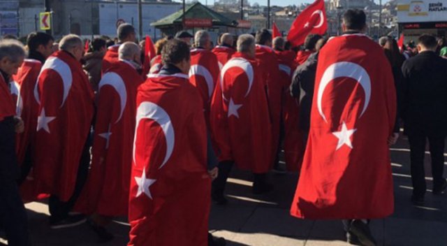 İstanbul’da ’teröre lanet’ yürüyüşü
