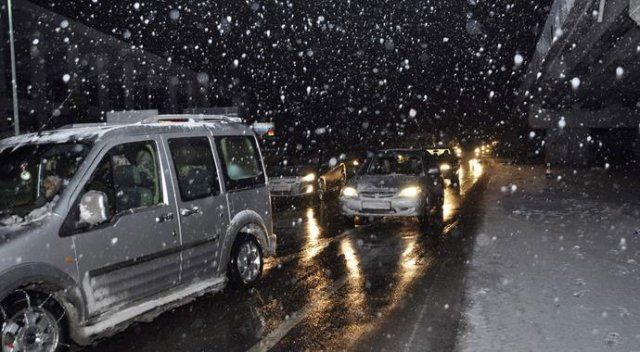 İzmir&#039;de kar yağışı