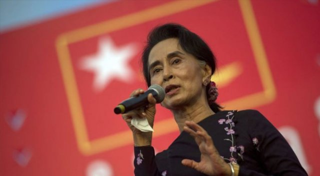 Nobellilerden Myanmar lideri Suu Çii&#039;ye eleştiri