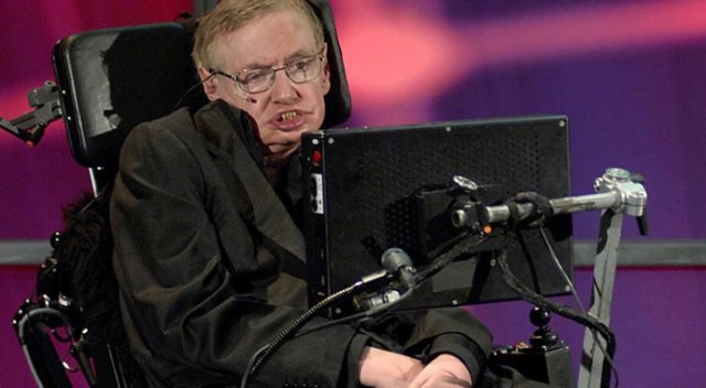 Stephen Hawking hastaneye kaldırıldı