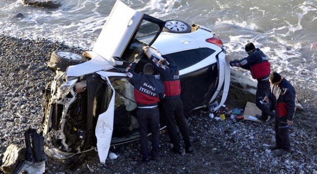 Zonguldak&#039;ta otomobil denize uçtu: 1 yaralı
