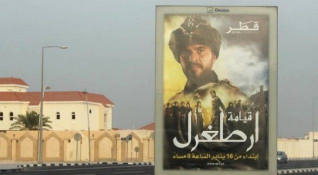 Diriliş Ertuğrul&#039;un Arapça afişleri Katar sokaklarını süsledi