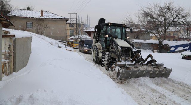 Edirne’de karla mücadele devam ediyor