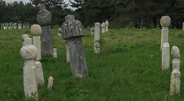 Europol operasyonunda Osmanlı mezar taşı ele geçirildi