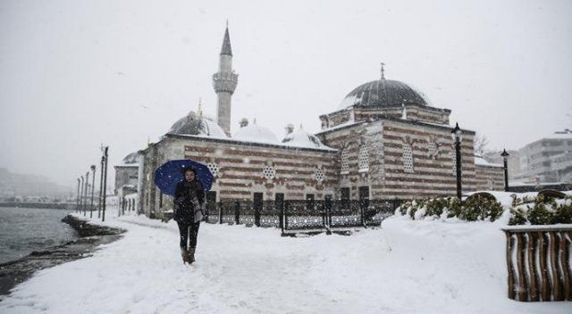 İstanbul&#039;da kar kalınlığı 122 cm&#039;ye ulaştı
