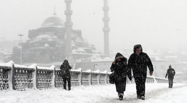 İstanbul&#039;da kar yeniden başladı