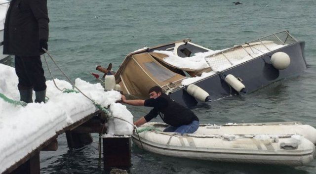 İstanbul’da yoğun kar yağışı tekne batırdı