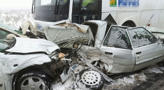 Şanlıurfa’da 30 araçlı zincirleme kaza: 2 ölü, 33 yaralı