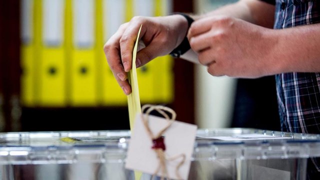 Yurt dışında yaşayan 1 milyon kişiye referandumda oy kullanma imkanı