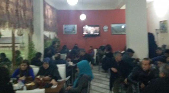 Bitlis&#039;te yolda kalanlara vatandaşlar evlerini açtı