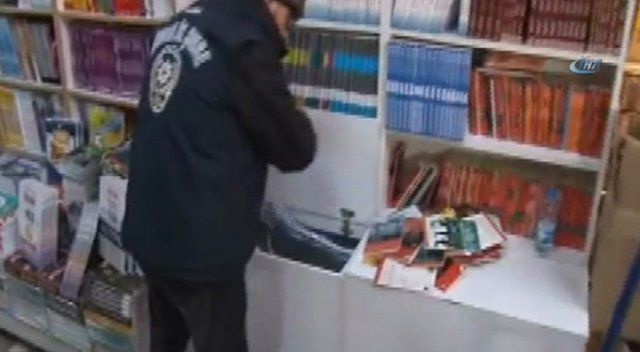 Kadıköy’de bandrolsüz kitap operasyonu polis kamerasında