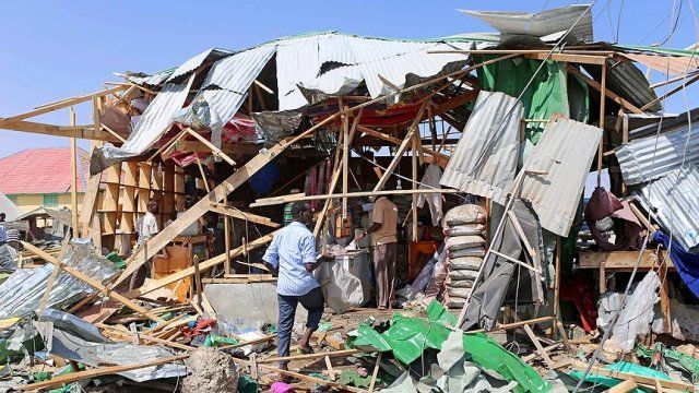 Somali&#039;deki bombalı saldırıda ölenlerin sayısı 32&#039;ye yükseldi