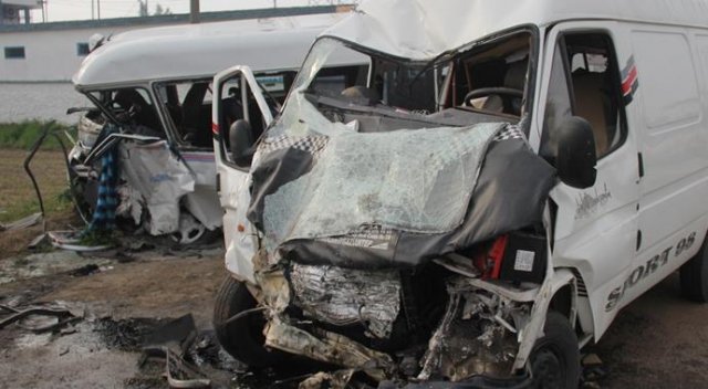 Adana&#039;da feci kaza: 1 ölü, 18 yaralı