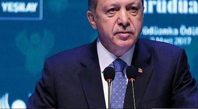 Cumhurbaşkanı Erdoğan: Birisini sigara içerken gördüğümde yanına yaklaşıyorum
