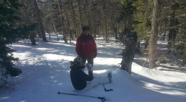 Dağda kaybolan kadın kayakçı ayak izlerinden bulundu