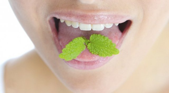 Dil temizliği ağız kokusunu azaltıyor