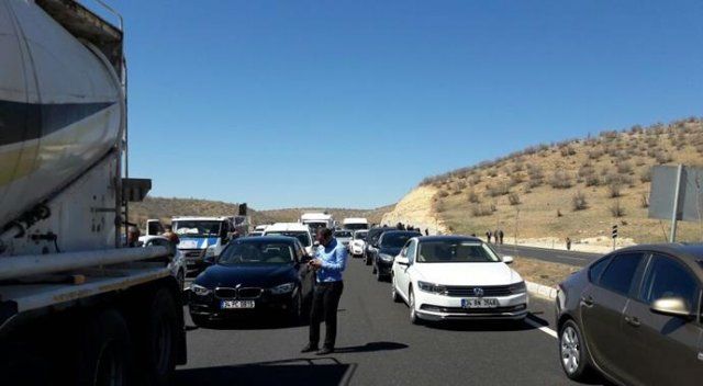 Diyarbakır-Mardin yolu bomba ihbarı üzerine ulaşıma kapatıldı