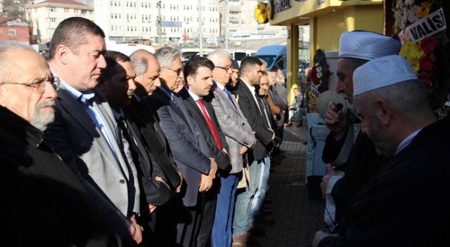 Eski İçişleri Bakanı Efkan Ala halasının cenazesine katıldı