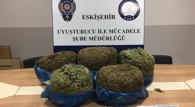 Eskişehir&#039;de 54 kilo esrar ele geçirildi