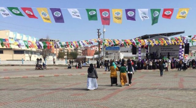 HDP&#039;nin Kadınlar Günü etkinliğinde meydan boş kaldı