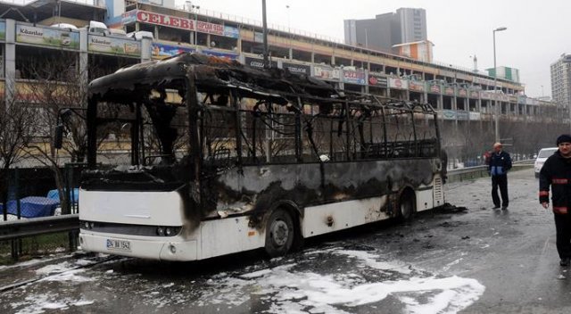İstanbul&#039;da yolcu otobüsü yandı